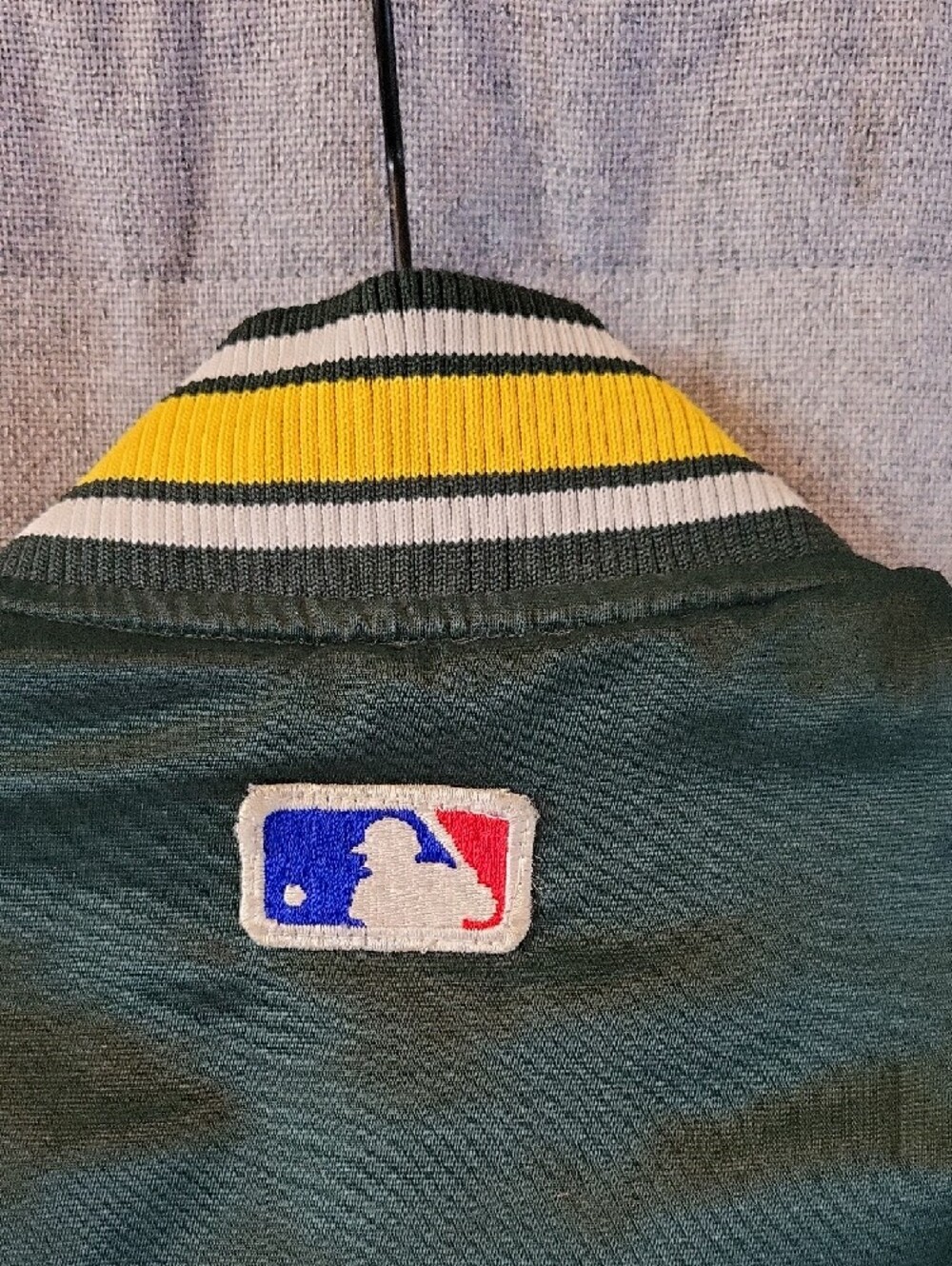 Vintage Starter Oaklands Green and Yellow Athletics Satin Jacket - Picture 7 of 7